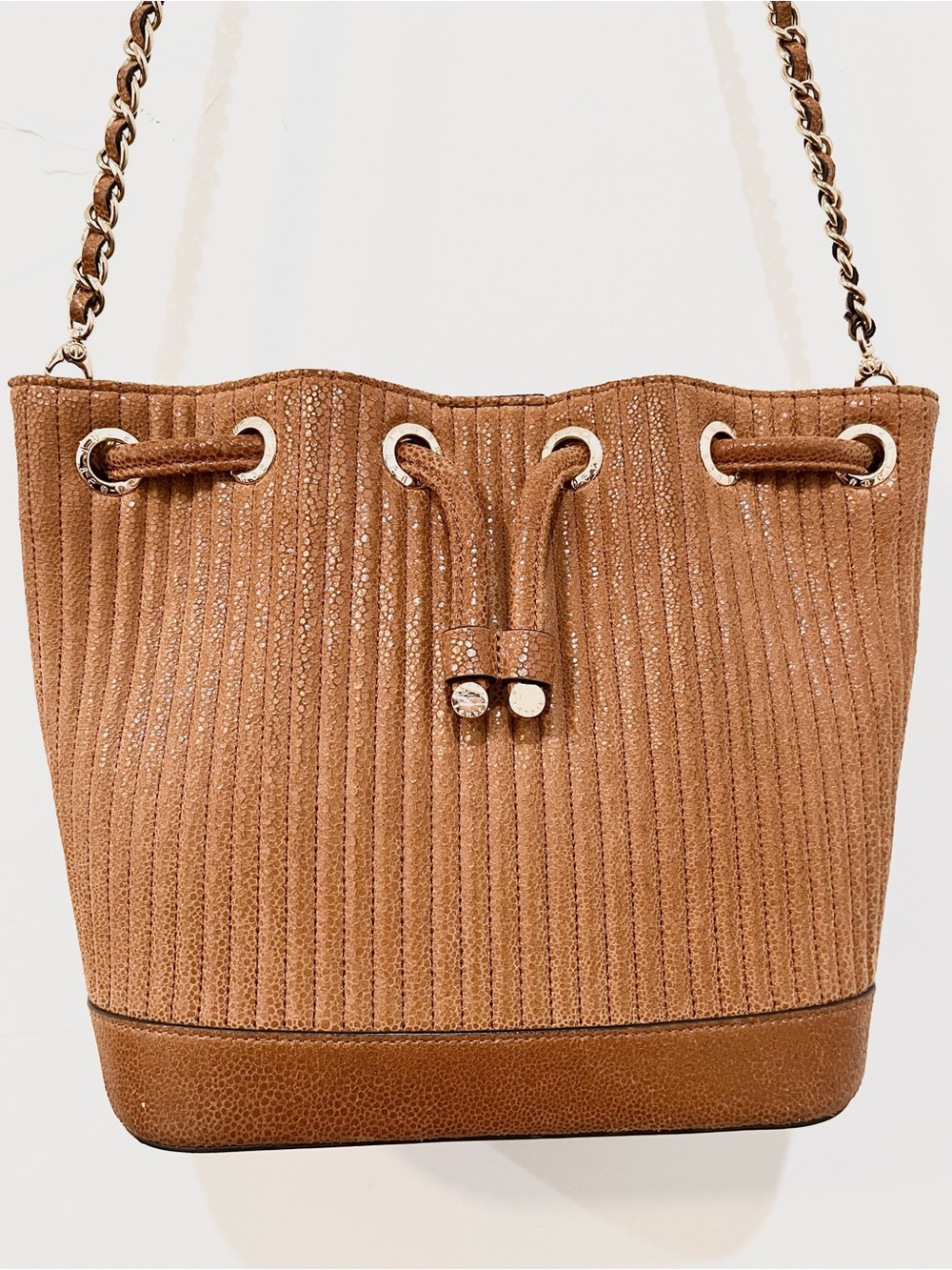 Henri Bendel #7 Quilted Nappa Leather Drawstring Bucket Bag Cognac Shimmery NEW - Picture 3 of 9